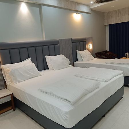 Hotel Lee Garden Near To Blue Flag Beach 500 Mtrs プリ エクステリア 写真