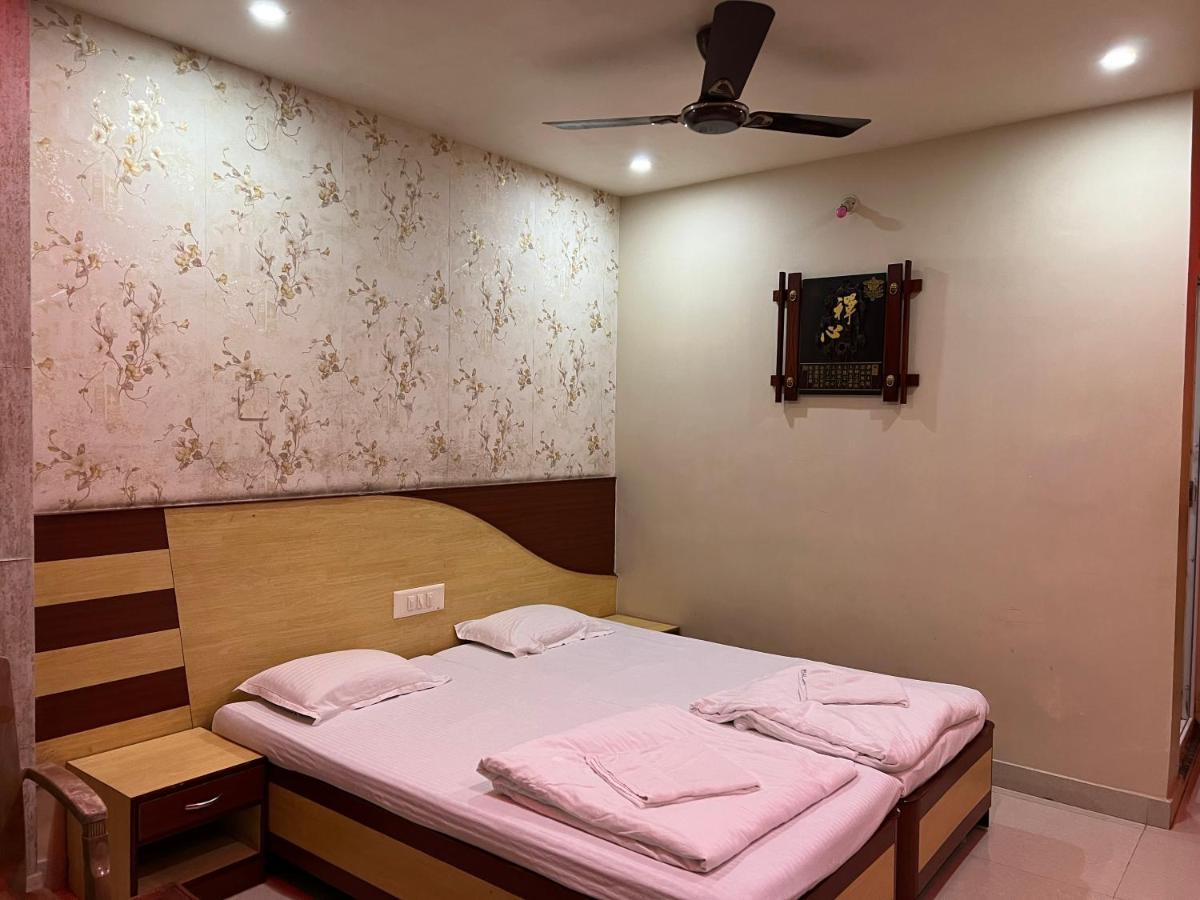 Hotel Lee Garden Near To Blue Flag Beach 500 Mtrs プリ エクステリア 写真