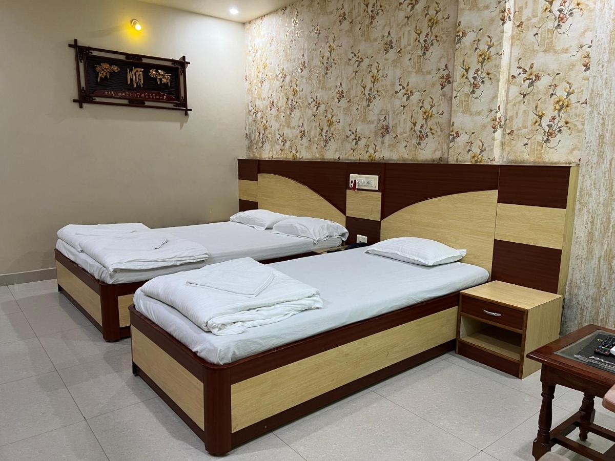 Hotel Lee Garden Near To Blue Flag Beach 500 Mtrs プリ エクステリア 写真