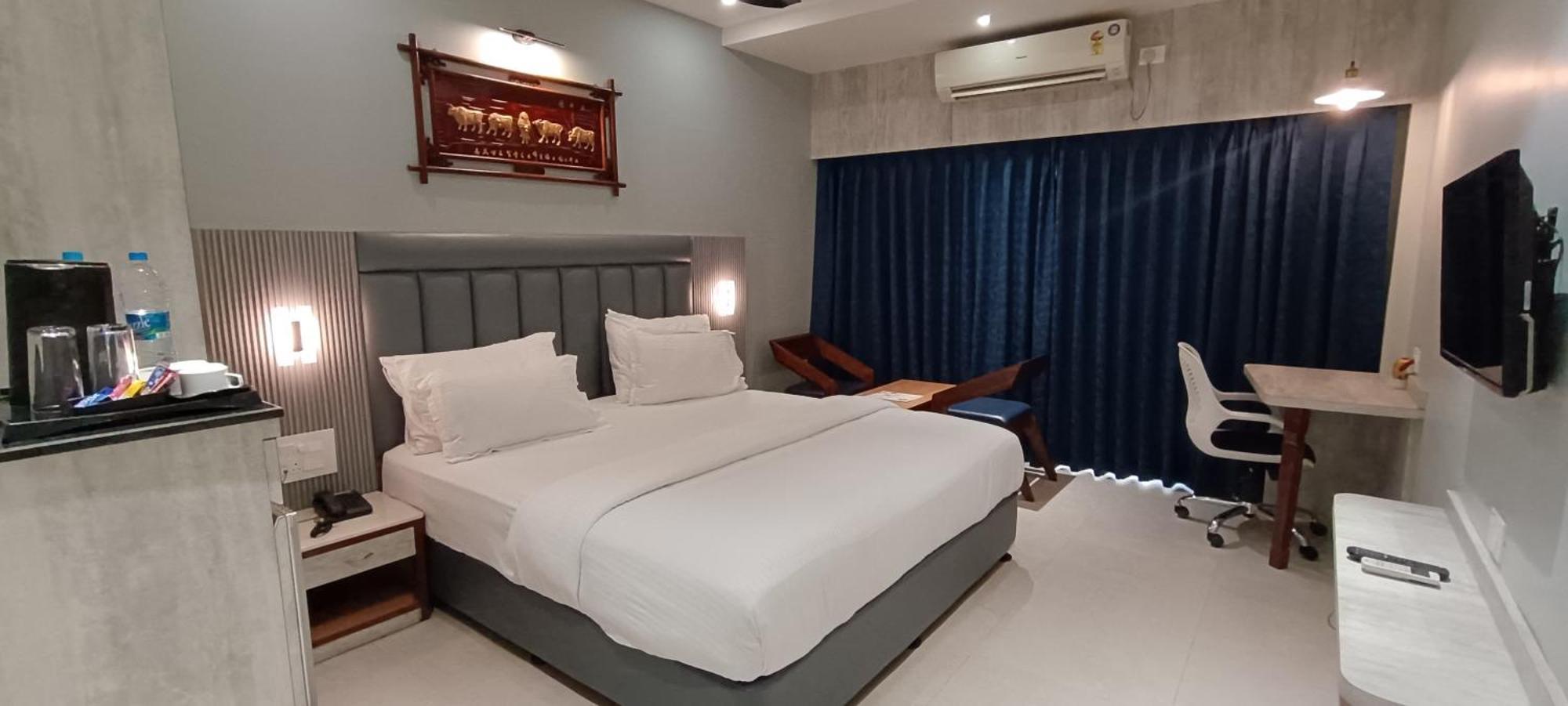 Hotel Lee Garden Near To Blue Flag Beach 500 Mtrs プリ エクステリア 写真