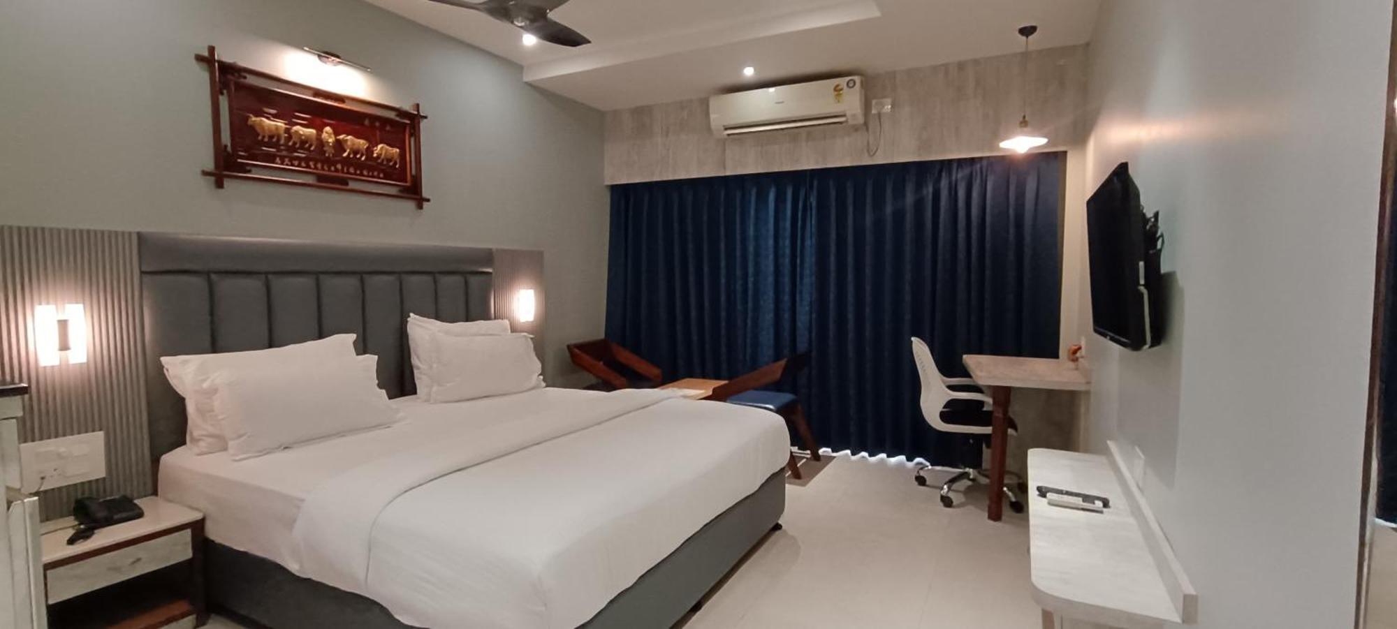 Hotel Lee Garden Near To Blue Flag Beach 500 Mtrs プリ エクステリア 写真