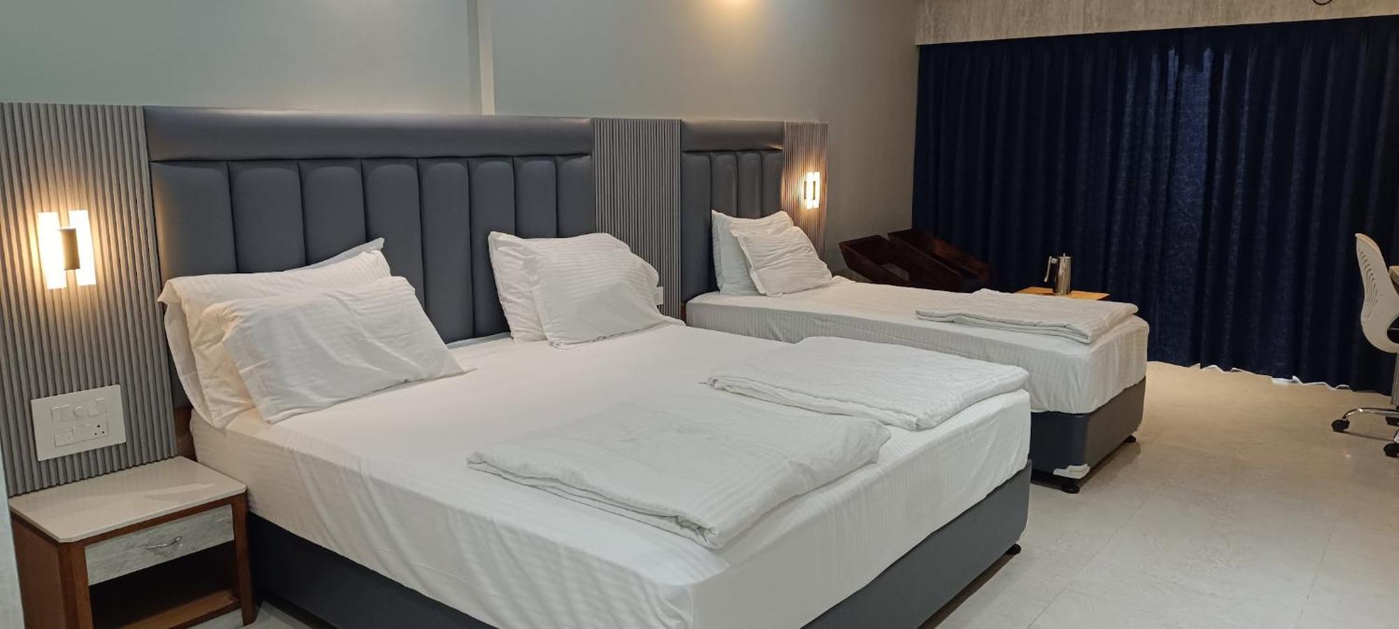 Hotel Lee Garden Near To Blue Flag Beach 500 Mtrs プリ エクステリア 写真